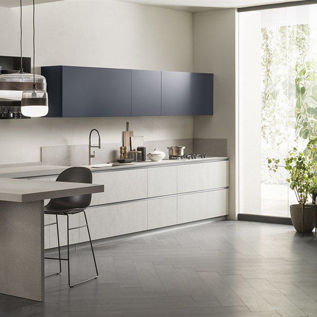 cucina moderna con isola scavolini