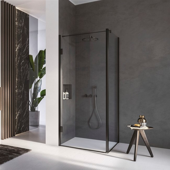 Box doccia angolare Thiesi Box di Calibe: eleganza e praticit&#224; in bagno