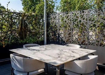 Modularte &quot;veste&quot; gli spazi esterni di design