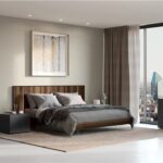Camera da letto moderna con testata imbottita, comodini e vetrata