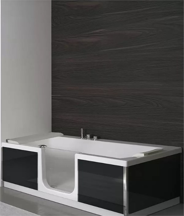 Vasca da bagno con sportello laterale apribile e pannelli scuri